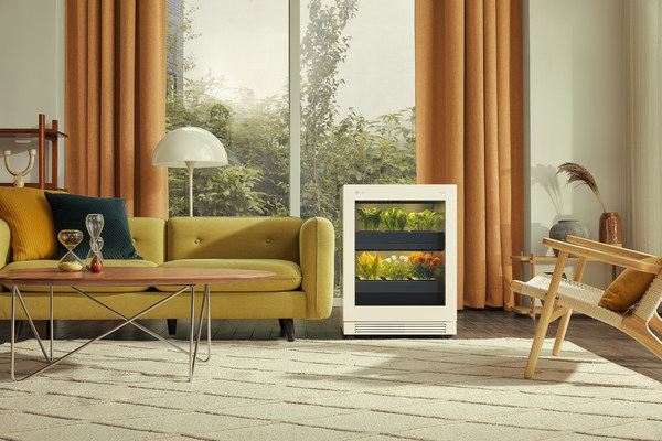 LG tiiun indoor gardening appliance (Nature Beige)