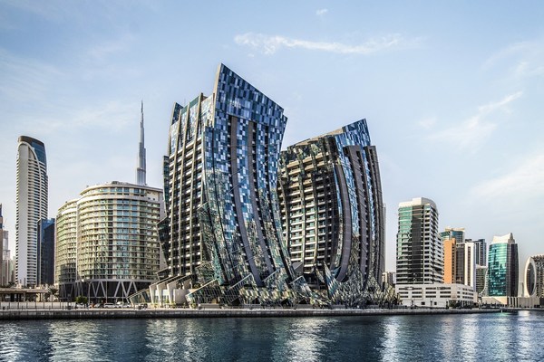 地产商联手超跑厂家推出迪拜超专属达芬奇住宅楼