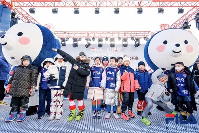 FILA KIDS齐国青少年下山滑雪公开赛颁奖现场