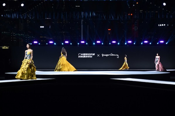 广州国际轻纺城时尚源创平台与服装设计大师张肇达联名大秀