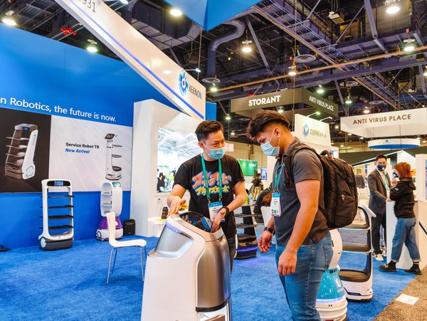 KEENON Robotics Showcases Full Line-Up of Service Robots at CES 2022