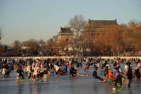 北京什刹海溜冰场