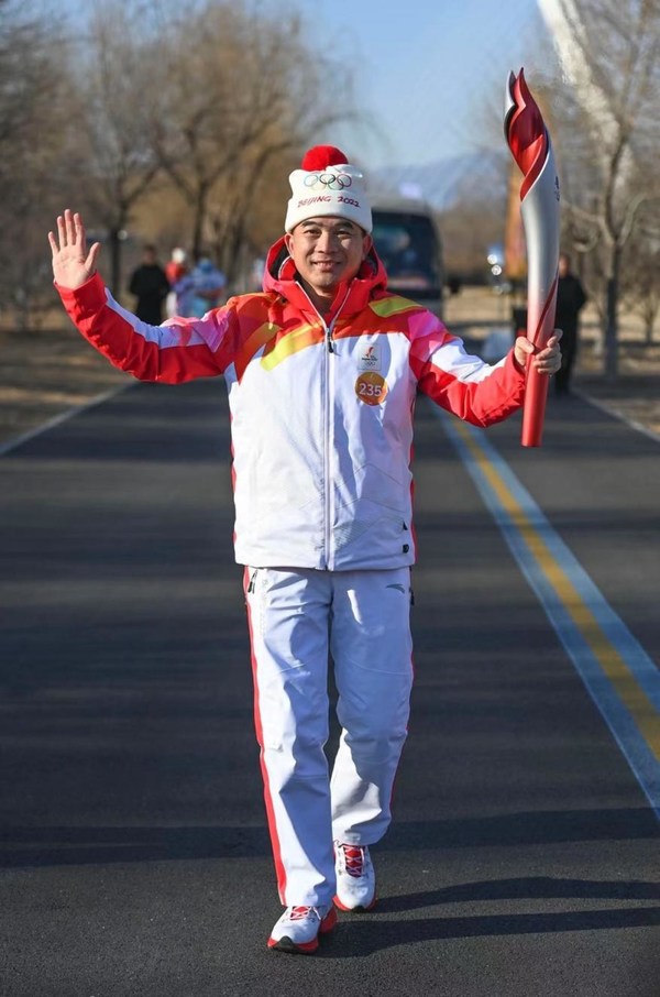 三棵樹董事長洪杰擔任北京冬奧會火炬手，見證中國榮耀時刻