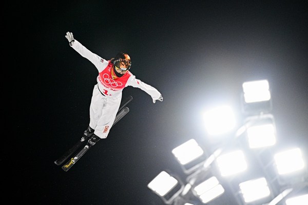 中国自由式滑雪空中技巧国家队的队员：徐梦桃
