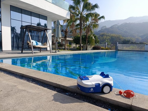 Bestrobtic: Automation & Efficient Pool Cleaner Robotic