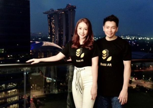Para Pendiri BuzzAR Ken Lim dan Bell Beh, teman masa kecil yang menjadi dua pendiri perusahaan