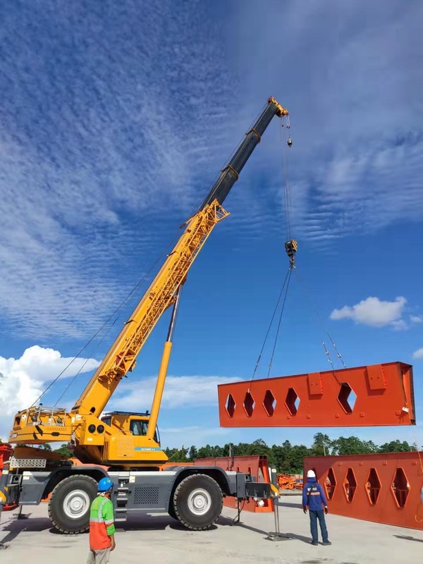 Produk Crane Buatan XCMG Digunakan dalam Proyek Pembangunan Jalur Kereta di Filipina