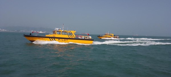 两艘新造引航艇投用，FPT为厦门港添“芯”力