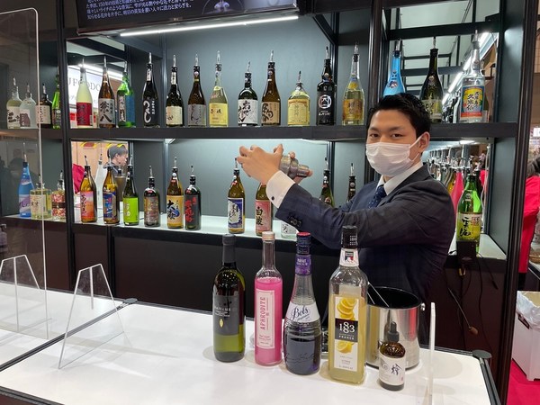 Honkaku Shochu and Awamori Cocktail Competition Winner Shun Kosaka to Present the Appeal of Honkaku Shochu and Awamori at FOODEX JAPAN 2022