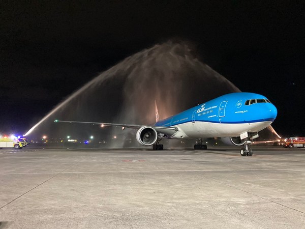 KLM resumes flights to Bali