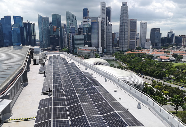 210 panel solar yang dipasang baru-baru ini di PARKROYAL COLLECTION Marina Bay, Singapore