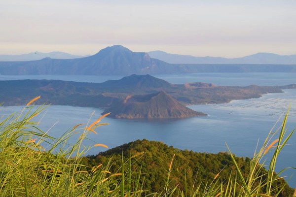 菲律宾大雅台火山湖