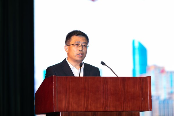 安旭生物董事長作為第十七屆杭州市優秀企業家代表發言