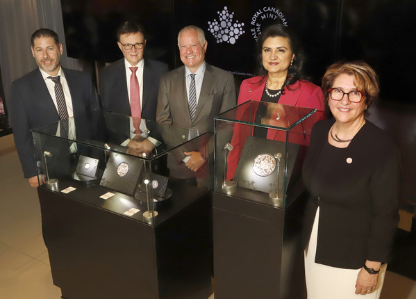 캐나다 왕립조폐국, 아가일 광산의 정교한 핑크 다이아몬드가 특징인 오퓰런스 컬렉션으로 희귀성 재정의