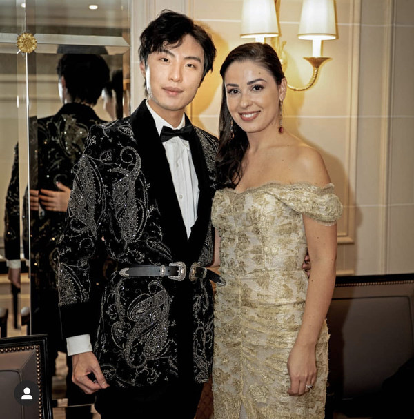 Di Liu and Desire Capaldo at the 2019 Paris Charity Foundation Dinner, Di Liu attended as an official guest（Di Liu is on the left）