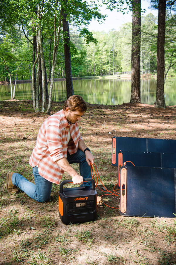 Chris Pratt powering up a Jackery solar generator in Atlanta on April 24, 2022.