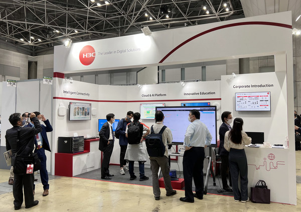 The H3C exhibition area at the 13th EDIX Tokyo has attracted many customers and partners onsite.