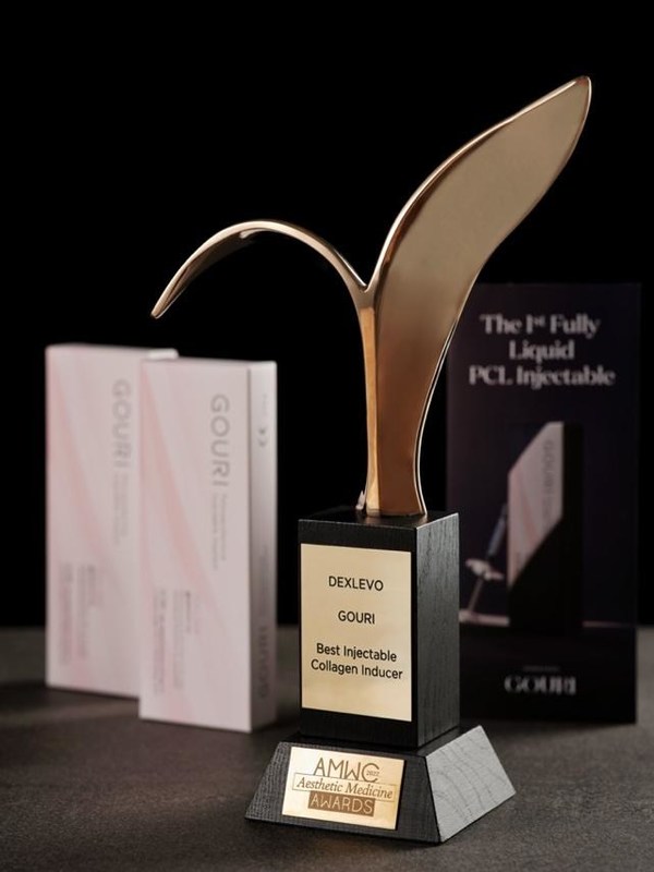 Di ajang AMWC yang digelar di Monaco, GOURI buatan DEXLEVO' terpilih
sebagai "Best injectable" dalam AMWC Awards.
