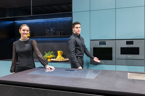 Product line-ups including 36-inch induction and 24-inch Wall Ovens with a brand new finish from LG’s ultra-premium built-in kitchen appliance brand Signature Kitchen Suite are showcased in the EuroCucina at Salone del Mobile during Milan Design Week 2022.