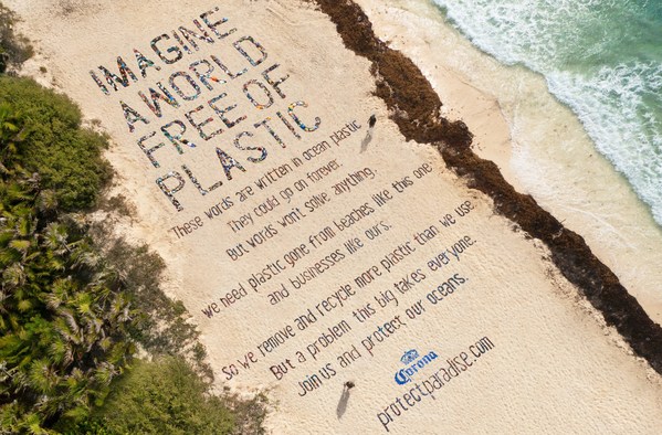 在世界海洋日，Corona 在世界各地推出由海洋塑膠製成的裝置，以展示其零塑膠足跡。