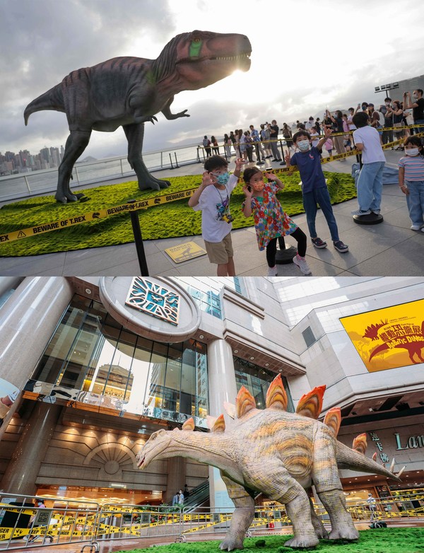 大批市民前往欣賞位於海港城「海運觀點」的機動君王暴龍與時代廣場「露天廣場」的機動劍龍。