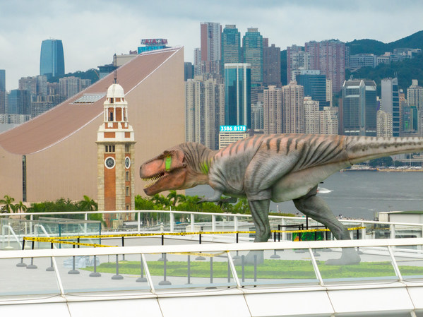 홍콩 하버시티와 타임스퀘어, 실물 크기의 로봇 공룡 설치물 전시