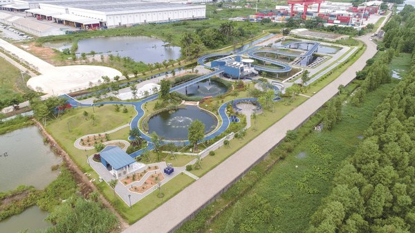 位于李錦記新會生產基地的人工濕地公園