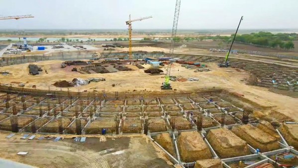 Pelbagai peralatan pembinaan digunakan untuk membina N'Djamena Stadium di Chad dibekalkan oleh Zoomlion.