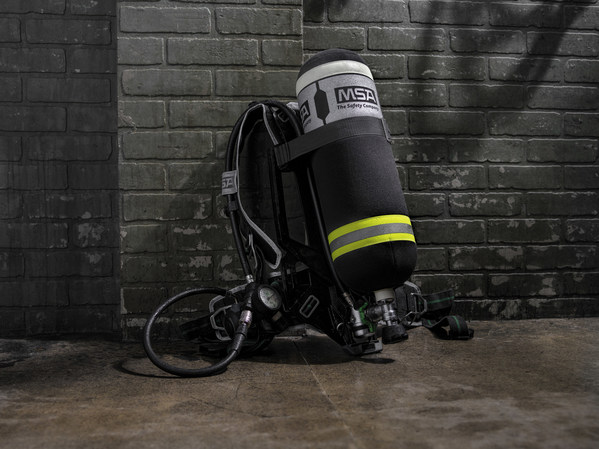 The groundbreaking design of the MSA® M1 SCBA was a key factor in London’s selection of the new SCBA platform. The breathing apparatus includes several patented and customizable features that help to enhance ergonomics and improve firefighter comfort and hygiene. These include the industry’s lightest-weight backplate with a unique one-handed height adjustment; an advanced hip belt that evenly distributes the weight of the SCBA; and a padded harness that is fully water-repellent.