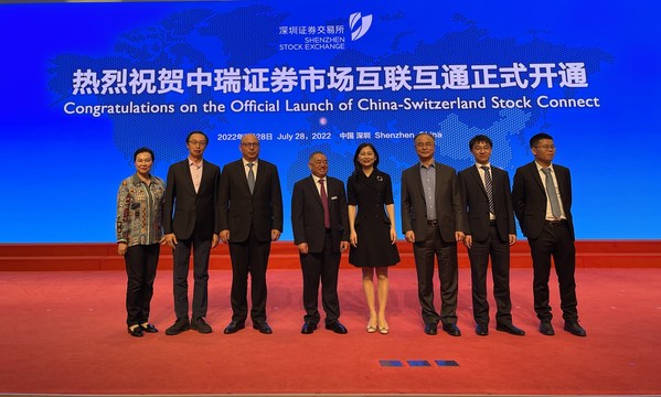 Figure 1. A group photo of Ms. Tang Rui, Vice General Manager of Shenzhen Stock Exchange, Mr. Xu Kaihua, Chairman of GEM, Ms. Wang Min, director of GEM, etc.