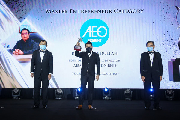Rizal Bin Abdullah Awarded Master Entrepreneur at the Asia Pacific Enterprise Awards 2022 Malaysia