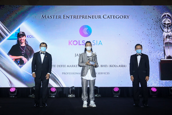 Jason Eng and Conte Defee Marketing (M) Sdn Bhd (KOLs.Asia) Honored at the Asia Pacific Enterprise Awards 2022 Malaysia