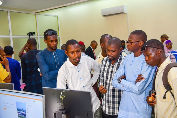 Launch of GUCE-Niger activities and inauguration of the internet room. May 12, 2022 at the Chamber of Commerce and Industry of Niger (CCIN) Economic operators in the new internet room connecting to the GUCE-Niger platform