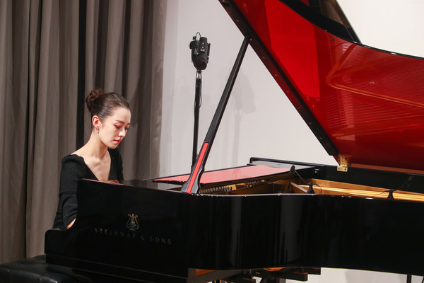 施坦威·SPIRIO|r新悦钢琴百分百还原吉娜-爱丽丝女士细腻而精准的触键技巧与情感表达