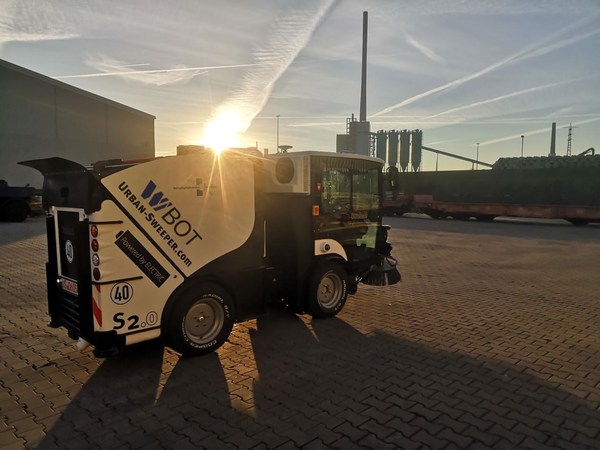 仙途智能Autowise.ai自动驾驶清扫车在德国杜伊斯堡进行自动驾驶清扫作业