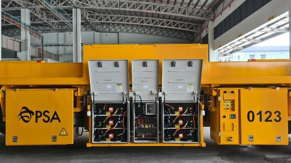 A PSA Singapore's AGV powered by Durapower's battery system. (Image: PSA Singapore)