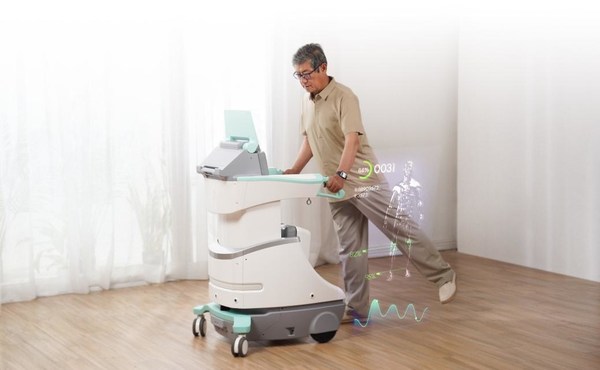 UBTECHの歩行支援ロボット-Wassiの助けを借りて、個別化されたリハビリ訓練を行う高齢者介護施設入所者