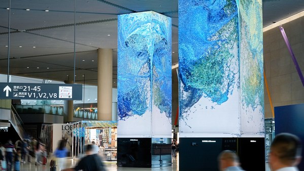 星夜旅程 - 治愈；上海虹桥机场T2国内出发一线品牌大道无边数码包柱；2022年全新亮相媒体，首次呈现裸眼3D数字艺术内容