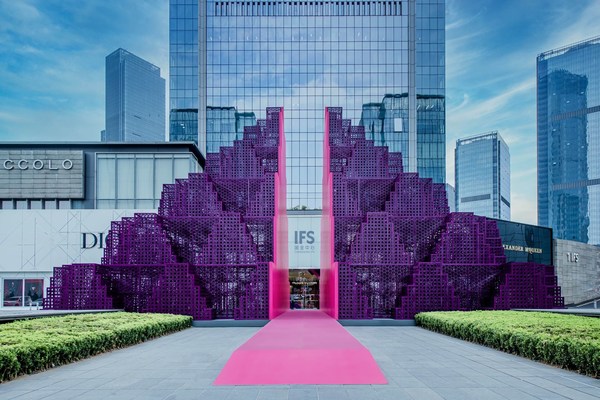 重庆IFS五周年发布全新公共艺术装置