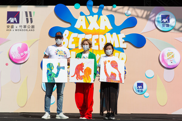Gordon Watson, Chief Executive Officer, AXA Asia and Africa (Left), Sally Wan, Chief Executive Officer, AXA Greater China (Right) and Sammi Cheng, AXA Brand Ambassador (Middle) illustrated their enjoyable moments at the art jamming session in the opening ceremony. They encouraged the public to make time for me-time, live healthily inside out, and become a BetterMe.