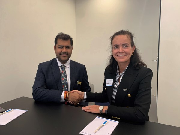 Shakti Plastics Industries Managing Director Rahul V Podaar and LyondellBasell Executive Vice President Yvonne van der Laan after signing the MoU