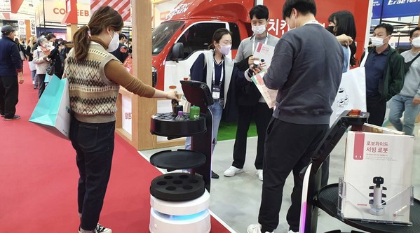 ソウル国際フランチャイズ展でデビューのSegway RoboticsがRobo-Wideと提携して韓国市場拡大へ