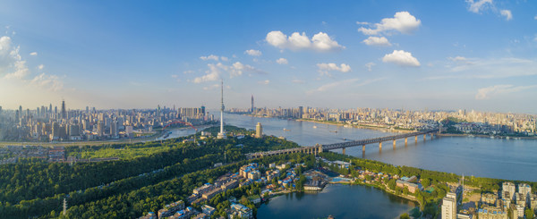Wuhan is located at the confluence of the Yangtze and Han rivers, with 166 lakes and rich wetland resources