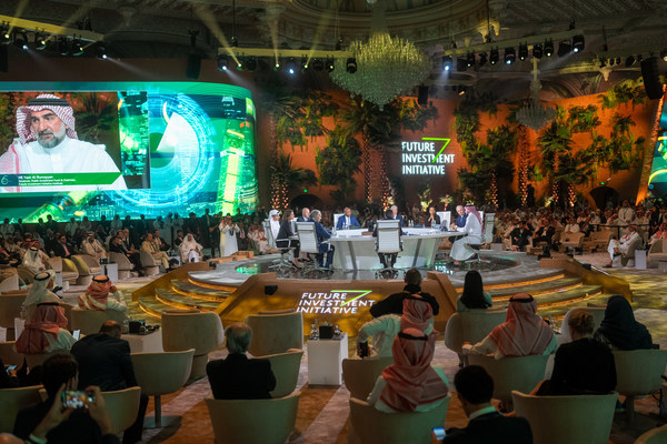 FII 6th Edition kicks off with pioneering conversations on economy and investment