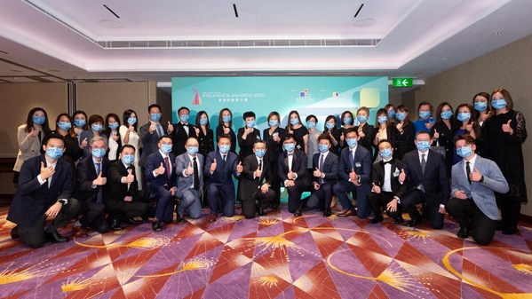 AXA 安盛在 2022 年「香港保險業大獎」中大獲全勝。