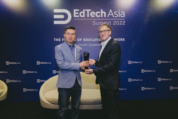 Spark Education Group received "Best Interactive Learning Experience Award" at Edtech Asia Summit
