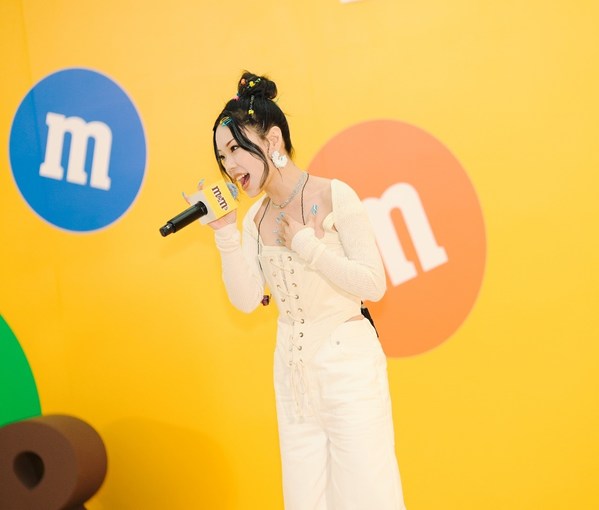 M&M'S品牌大使万妮达现场演绎合作单曲《Fun For All》
