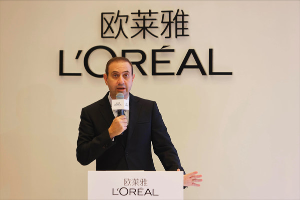 Mr. Fabrice Megarbane, President L'Oréal North Asia & CEO L’Oréal China, delivering opening speech