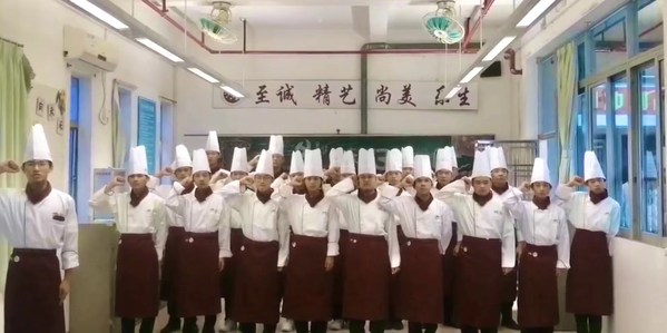 2022届李锦记希望厨师在班级进行新生宣誓