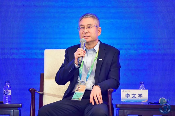 LONGi Attends Hongqiao International Economic Forum at 5th CIIE
